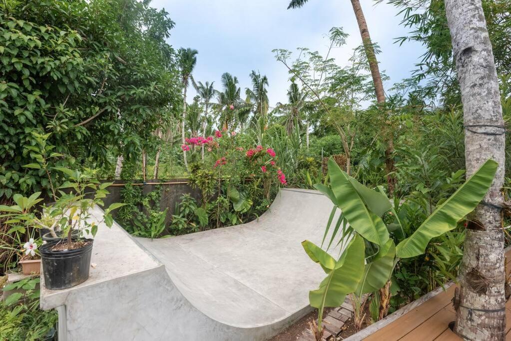 Alaia Hideaway *
